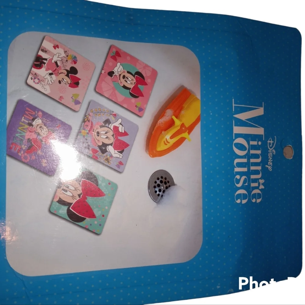 MINNIE MOUSE BATH TUB TREADS